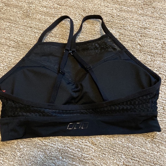 Lorna Jane sports bra - Picture 2 of 3